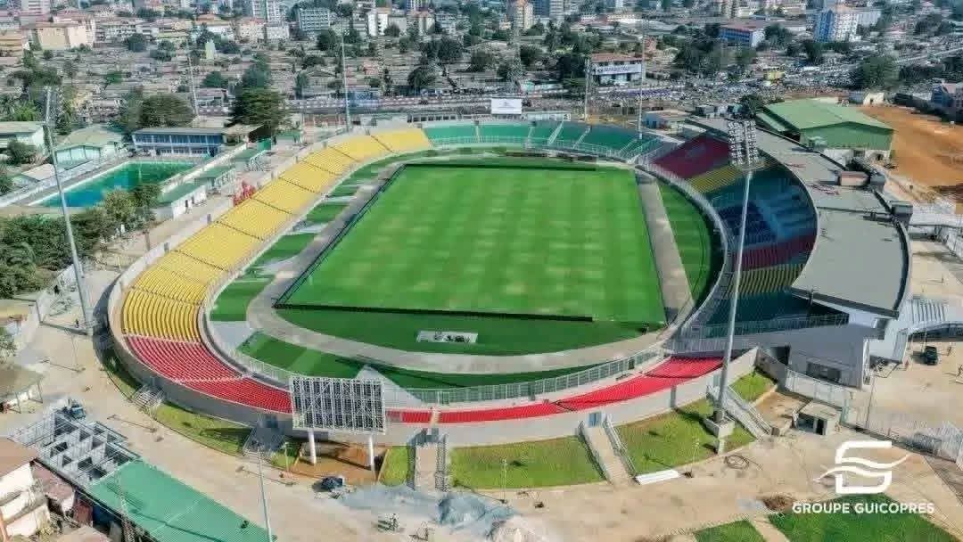 Conakry : Cellou Baldé face à la presse pour faire le point sur les grands chantiers sportifs